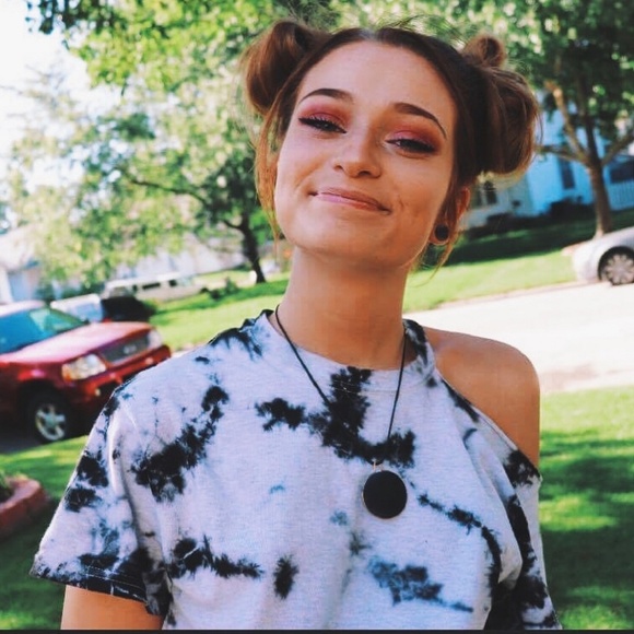 T-Shirt - Picture 1 of 1